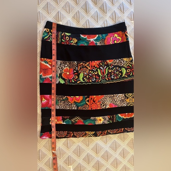 Alberto Makali Shimmering Black Skirt - Picture 2 of 8